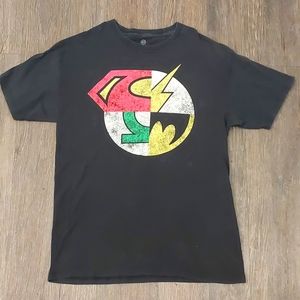 DC Comic Multi-Superhero Emblem Shirt Black Medium 100% Cotton Short Sleeve